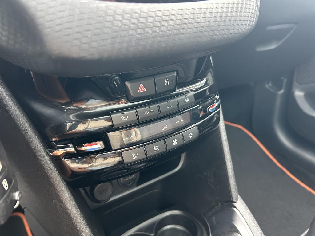 Peugeot 208 1.2 puretech 110pk 5d roland garros apple carplay | navigatie |