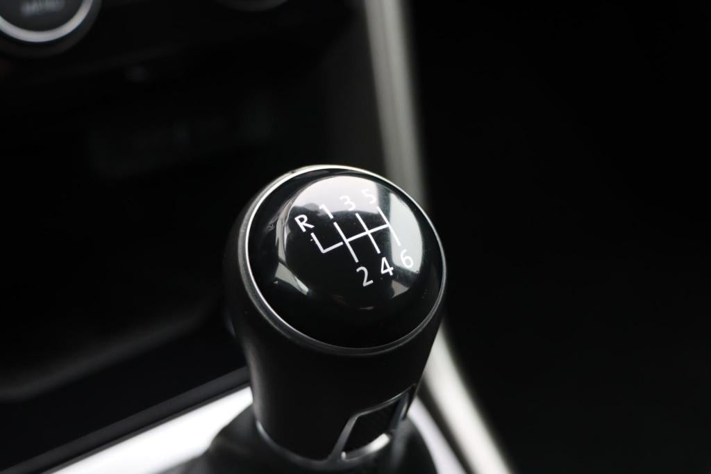 Volkswagen T-roc 1.0 tsi 110pk style executive