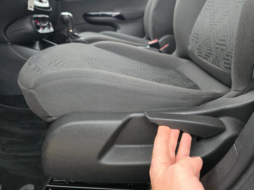 Opel Corsa occasion 1.4 favourite | donkerblauw | tweedehands opel corsa | 