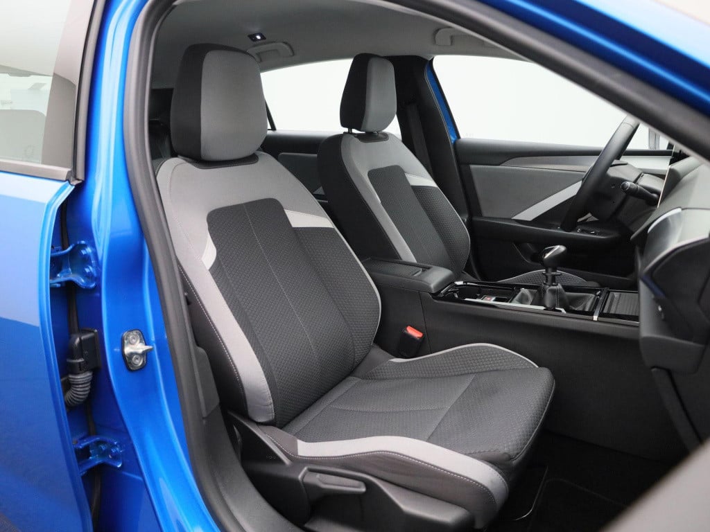 Opel Astra 1.2 edition | lmv | parkeer sensoren | led | navigatie | cruise 