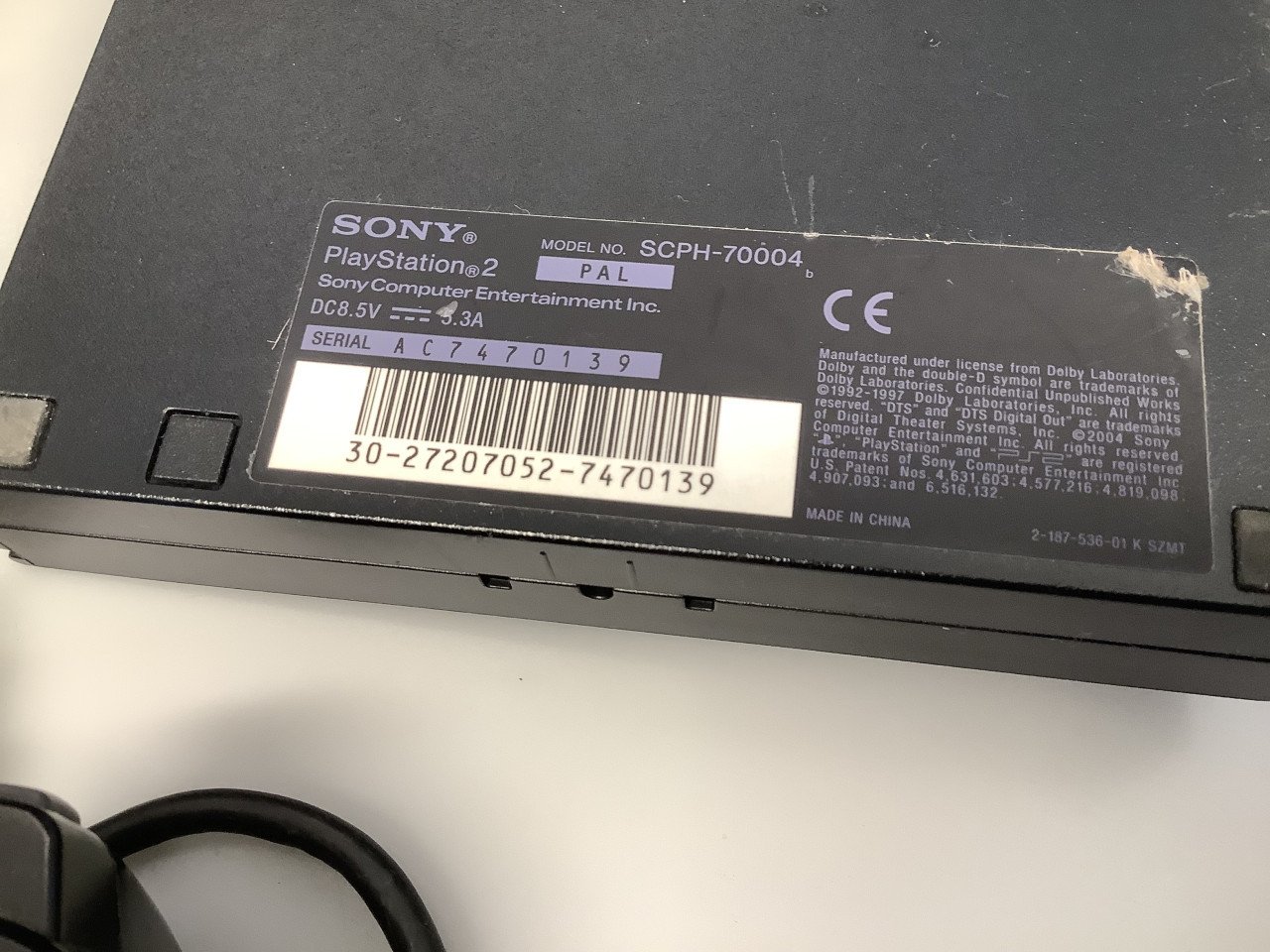PlayStation 2 slim ( PS2 ) zwart. Met voeding en AV kabel. Met 1 controller