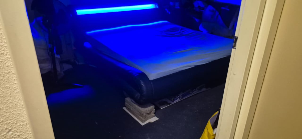 Bed met ledverlichting