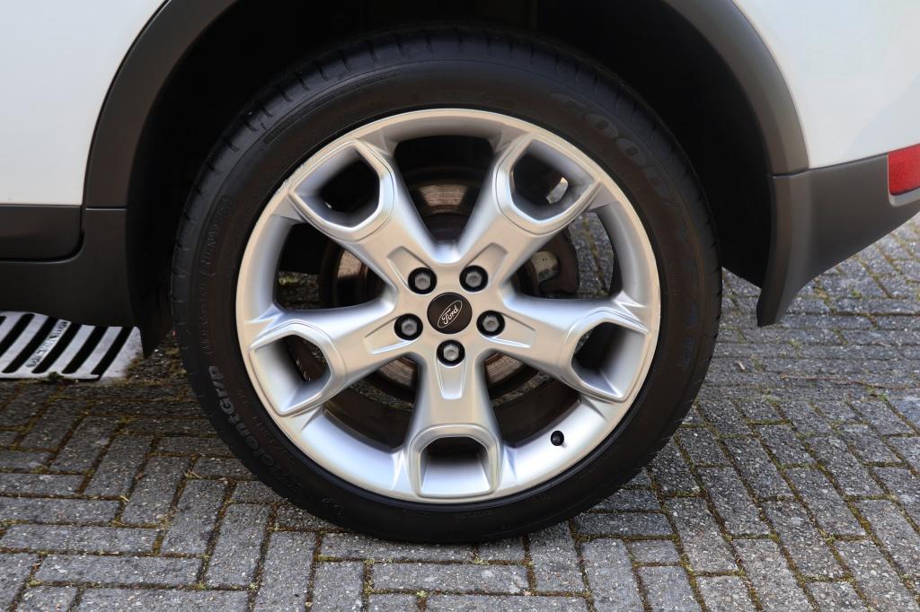 Ford Kuga 2.5 20v titanium|trekhaak|12 maanden bovag garantie|volledig rij