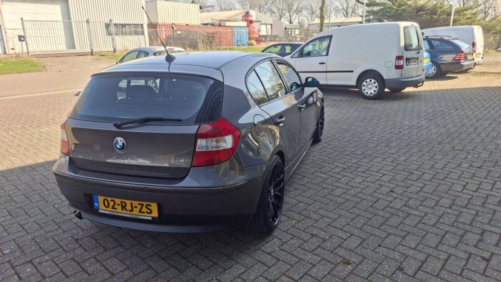 Bmw 1-SERIE 118i Higt Executive automaat !!5drs bj:2005 navigatie lm-velgen