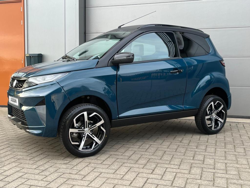 Aixam Crossover brommobiel suv met abs en reservewiel