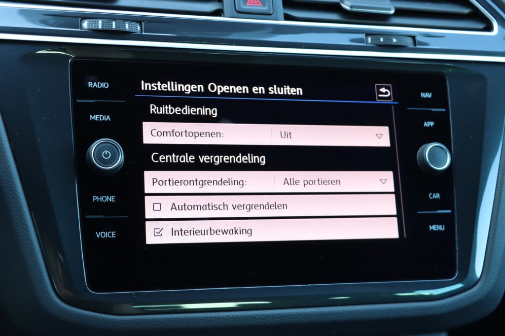 Volkswagen Tiguan 1.5 tsi comfortline business r-line 150pk dsg7
