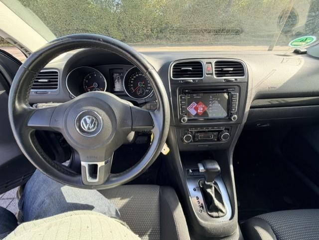 Volkswagen Golf 1.4 tsi comfortline let op ;automaat bak schok en licht hag