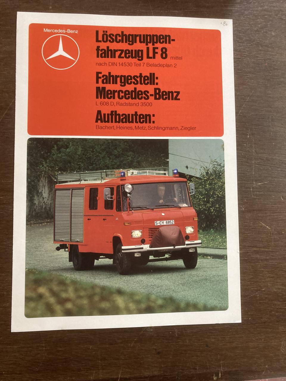 Gevraagd Autofolder en boeken en  Vrachtwagen,bromfiets ,motoren en traktor