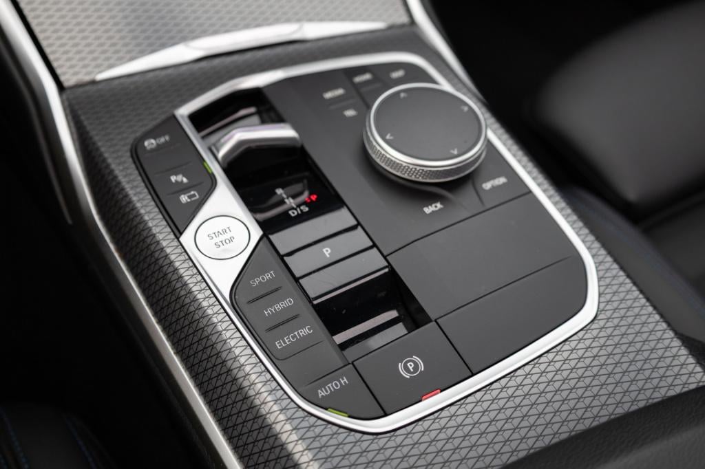 BMW 3-serie touring 320e m sport ✅pano✅hud✅19inch