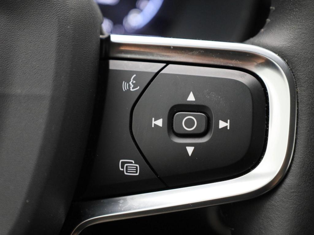 Volvo XC40 1.5 t5 recharge inscription expression | automaat | apple carpla