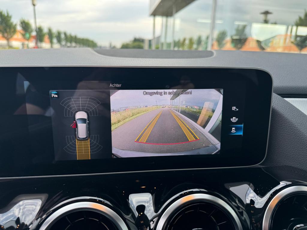 Mercedes-Benz B-Klasse 180 style automaat , achteruitrijcamera