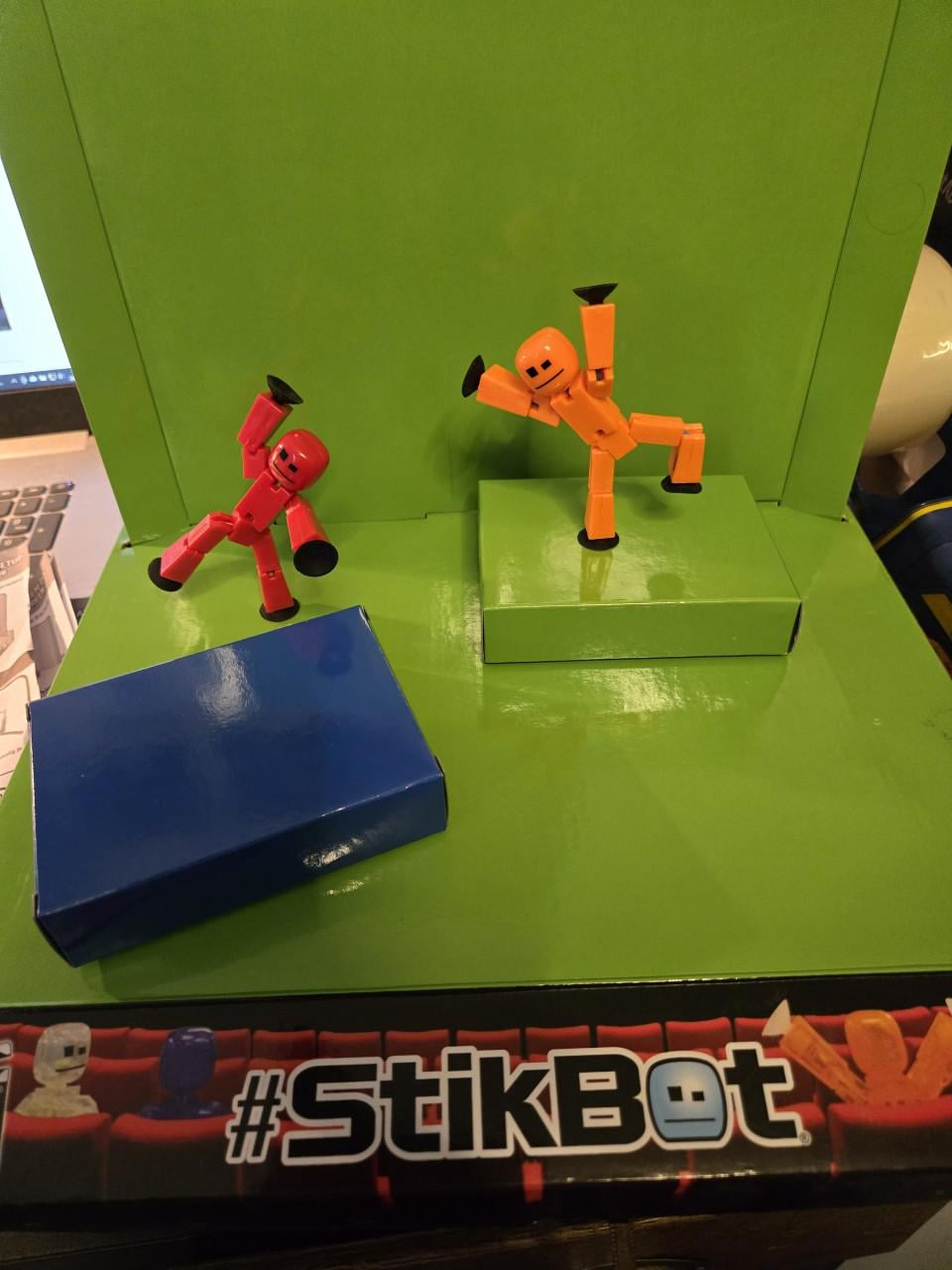 Zing StikBot Studio set met twee poseerbare Stikbot-actiefiguren,