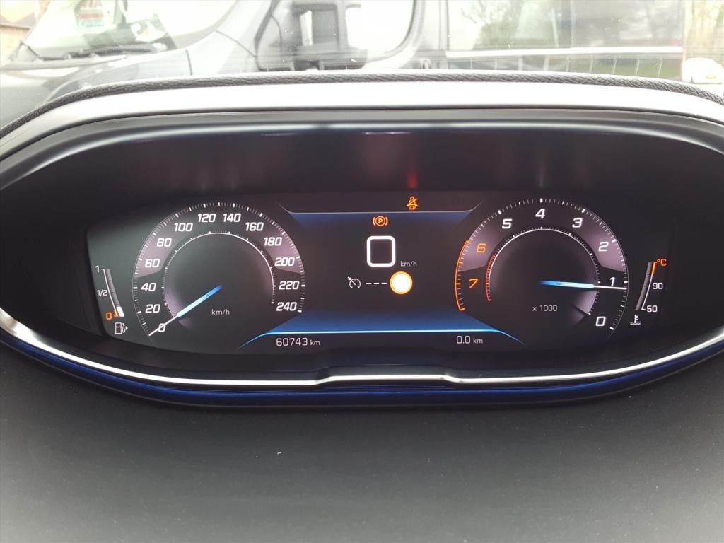 Peugeot 5008 1.2 130pk s&s allure pack business 7p apple carplay & android 