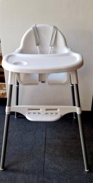 Witte kinderstoel met tafelblad, Ikea