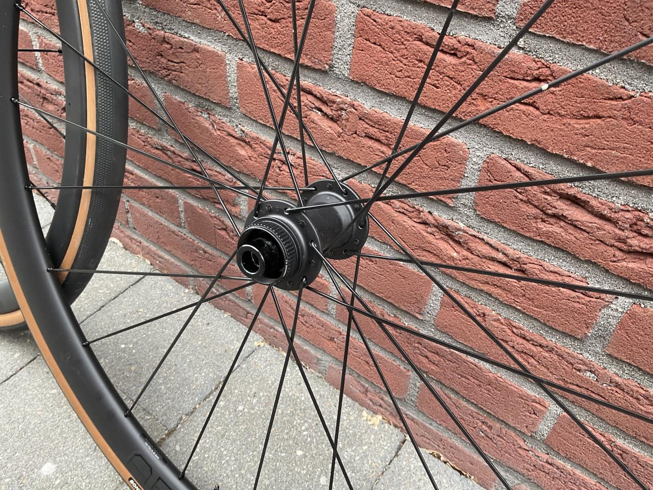 Carbon wielset Bontrager Aeolus Elite 35 TLV incl. banden