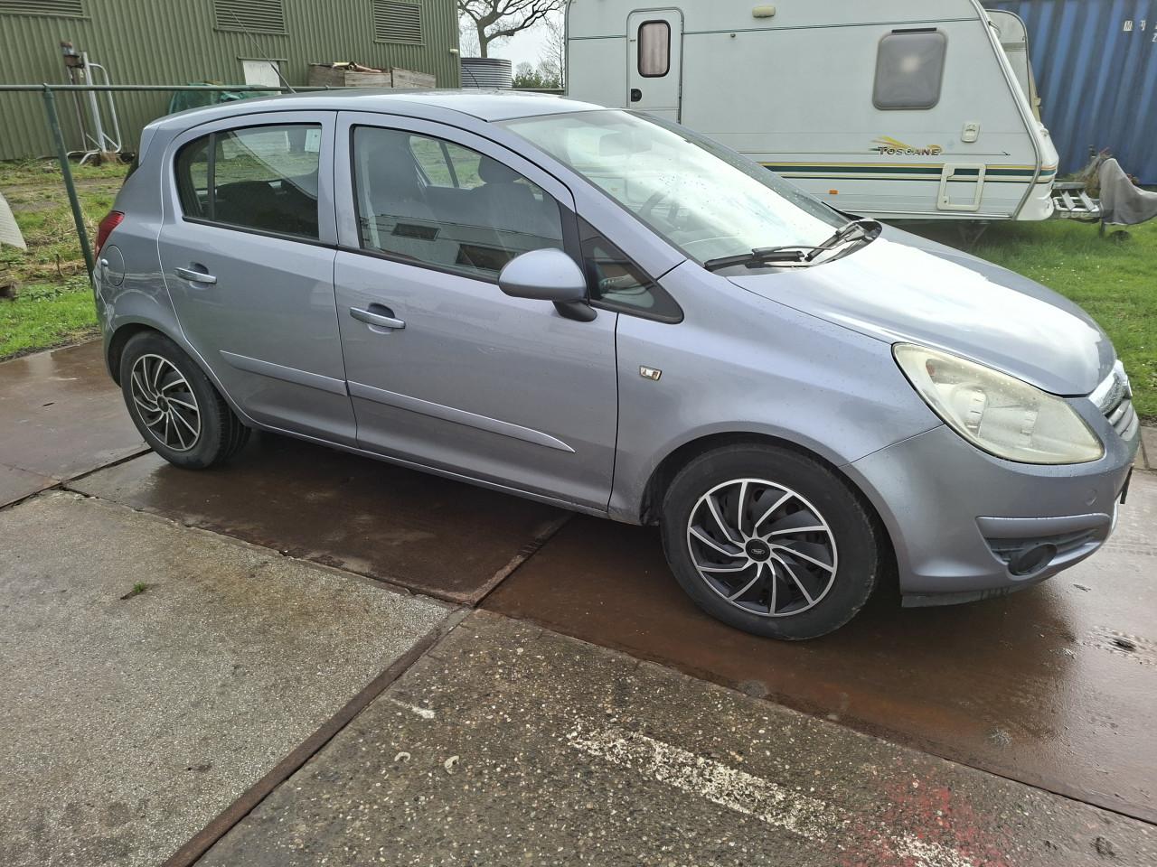 Opel Corsa 1.2 bj. 2008 met trekhaak