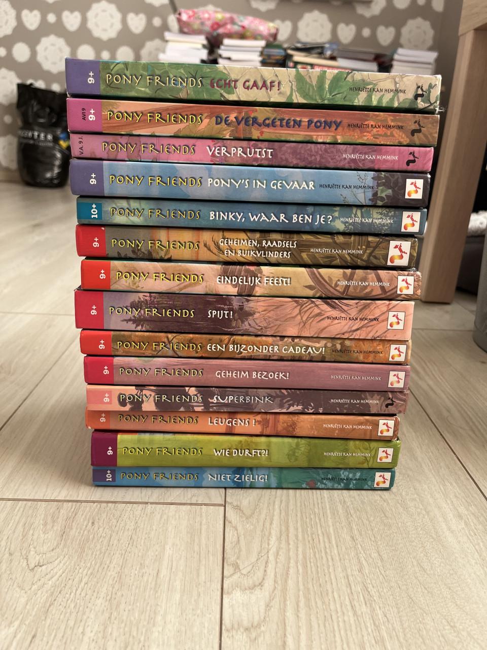 14 Pony Friends boeken – Henriëtte Kan Hemmink – vanaf €4 per stuk
