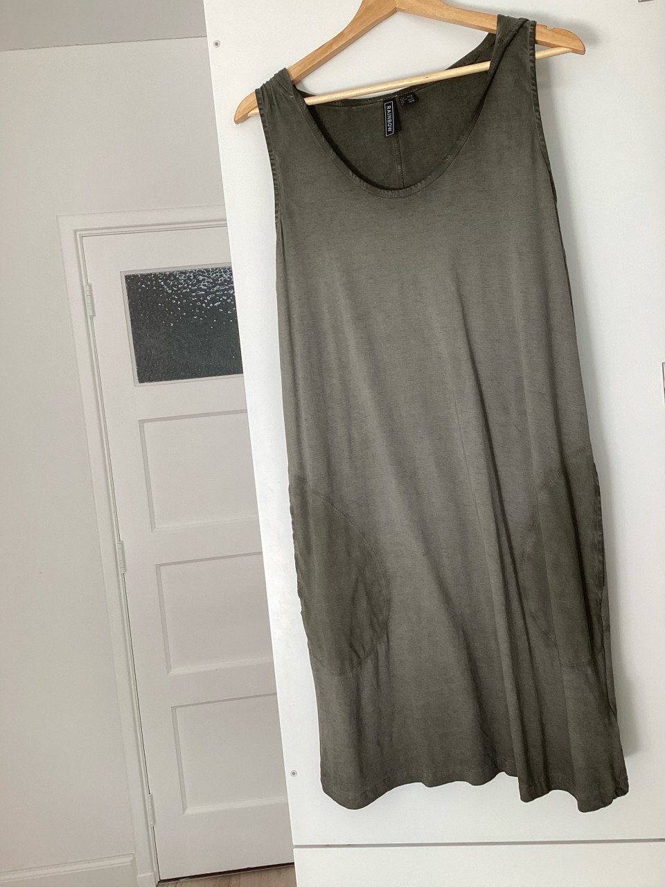 Nieuwe jurk met capuchon en zakken maat xl