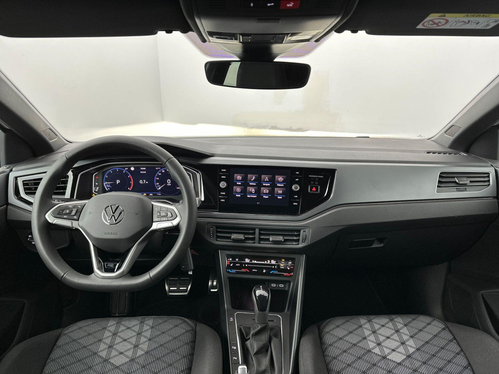 Volkswagen Polo r-line-edition 1.0 70 kw / 95 pk tsi hatchback 7 v
