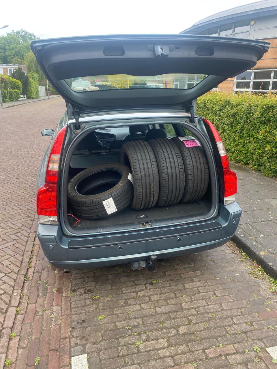 Volvo V70 2.4 Benzine Handgeschakeld – Comfortabele en ruime stationwagen