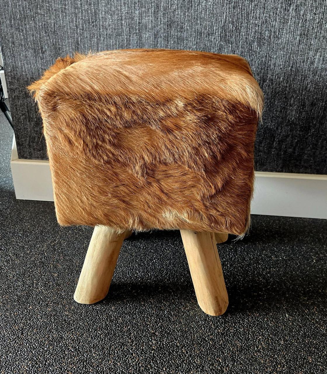 Prachtig echt geitenhuid krukje