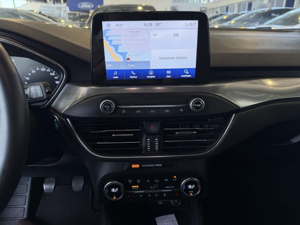 Ford Focus 1.0 ecoboost titanium business 17'' | trekhaak | acc | keyless e