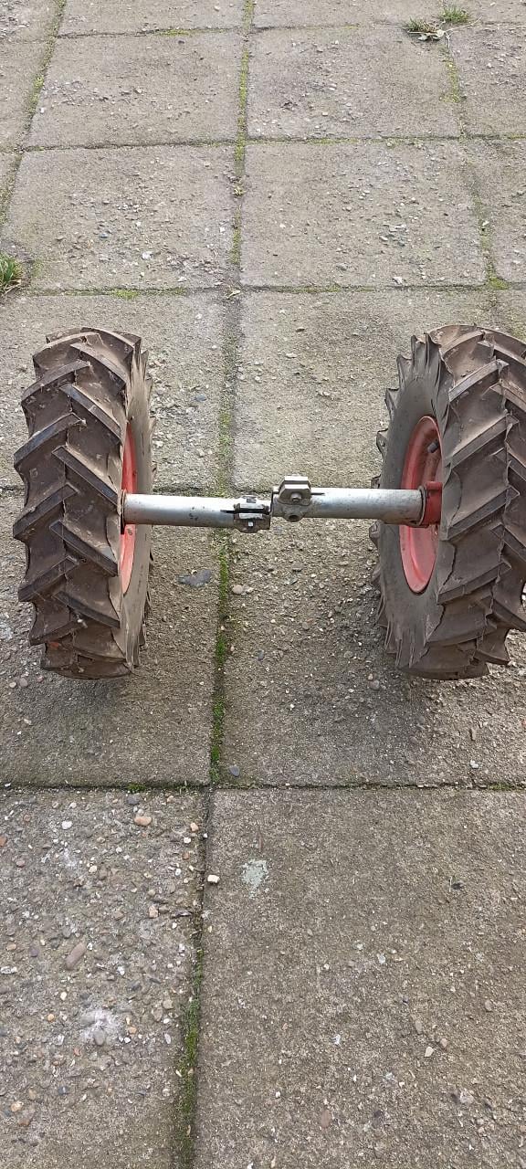 Te koop Vredestein banden 500-8-V67