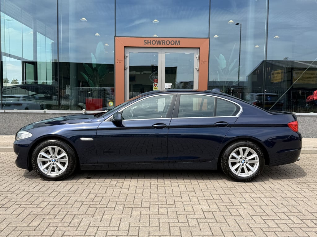 BMW 5 Serie 523i executive | leder | cruise | navi | parkeersensoren v+a |