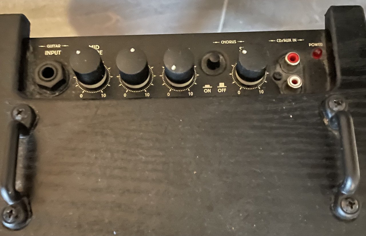 Versterkertje Ibanez Troubadour 10