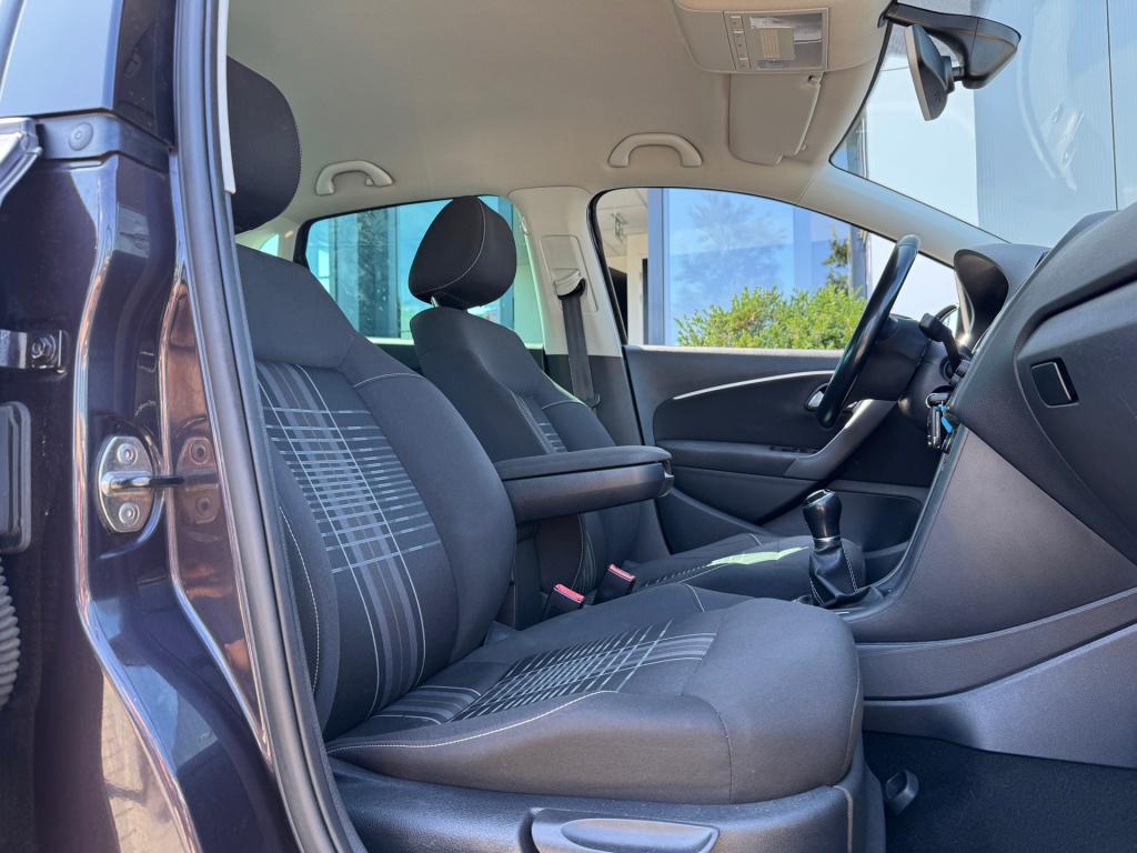 Volkswagen Polo 1.2 tsi lounge * cruise control * stoelverwarming * dab