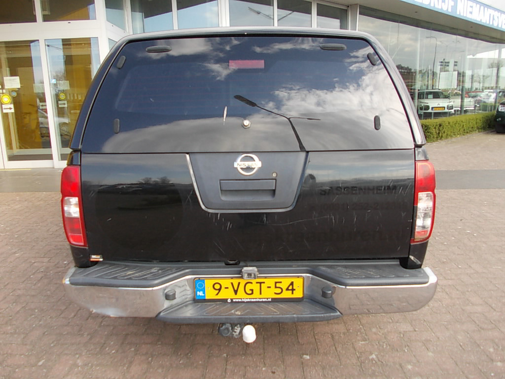 Nissan Navara 2.5 dci 4wd bj. 2010 motor defect!! export