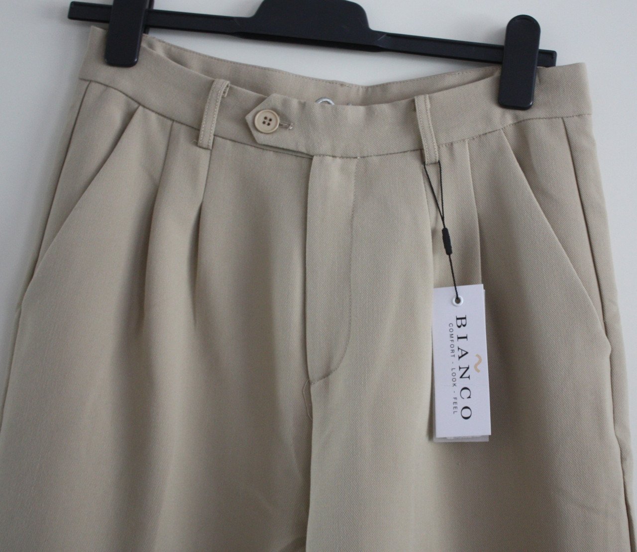 Nieuwe beige wijde pantalon maat 40