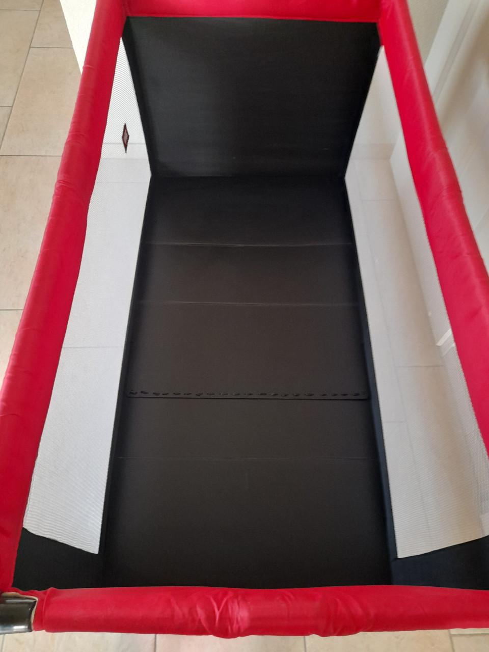 Camping bedje met matras ( in goede staat )