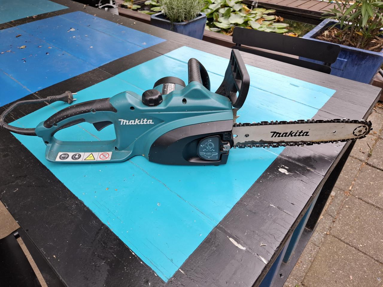 Makita Kettingzaag UC3020A