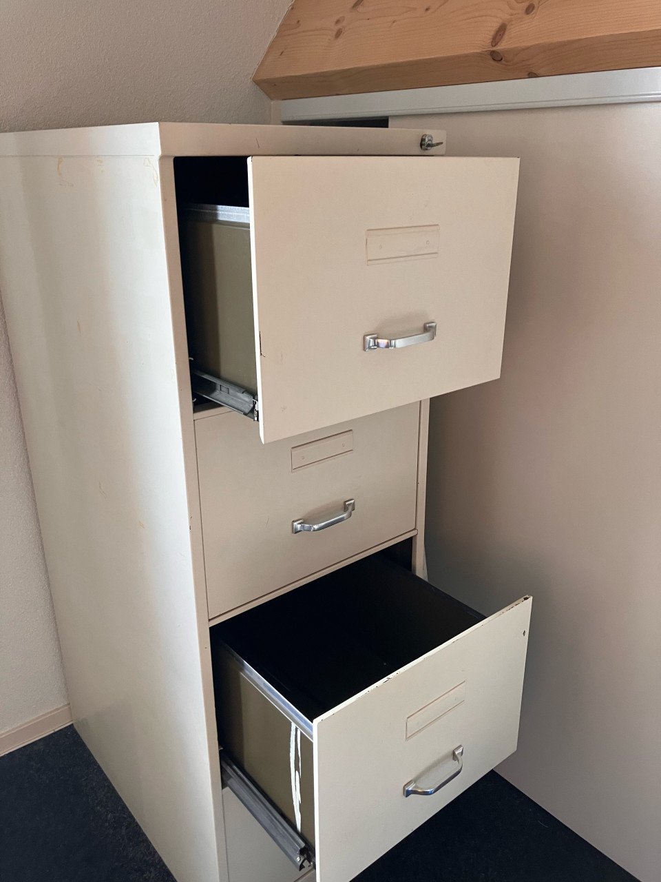 Stalen archiefkast
