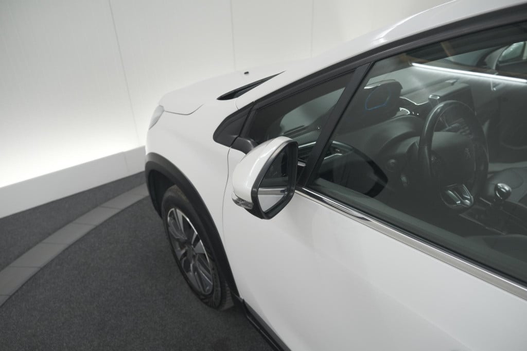 Peugeot 2008 puretech 130 allure | camera | apple carplay | parkeersensoren