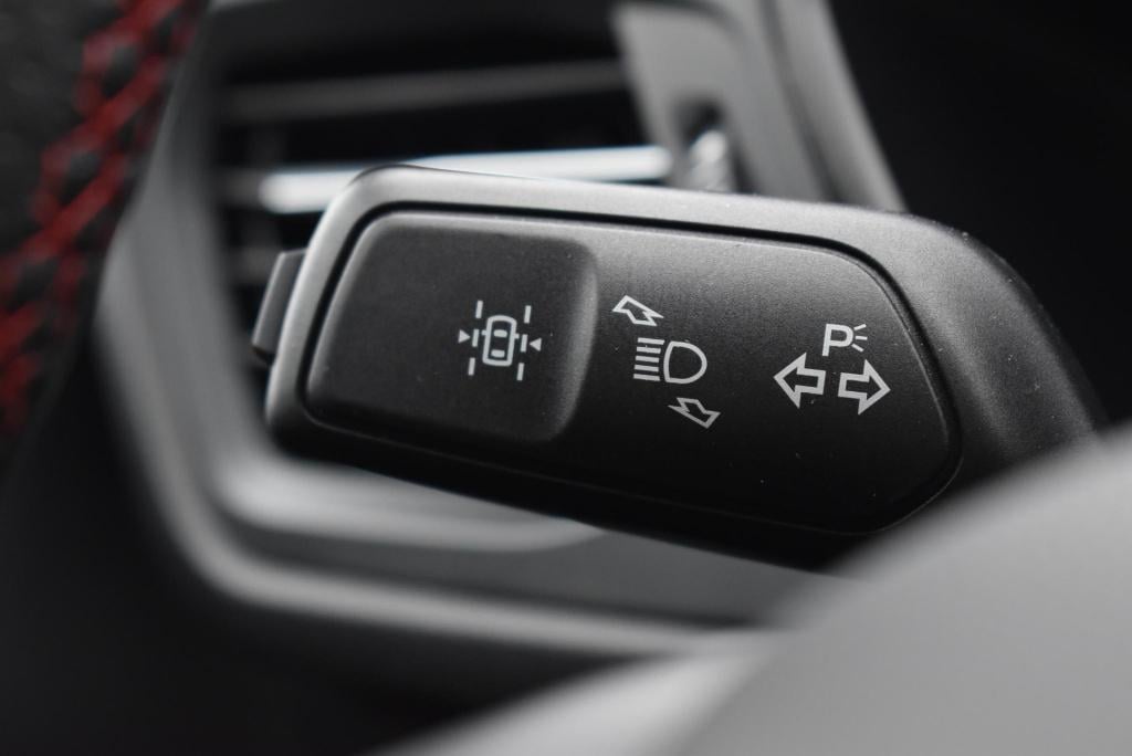 Ford Kuga 2.5 phev st-line | elektrisch wegklapbare trekhaak | climate cont