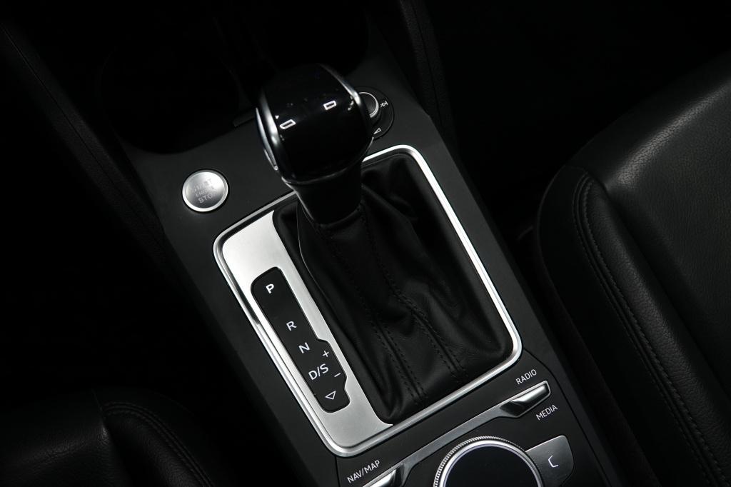 Audi Q2 35 tfsi s edition | keyless | acc | camera |