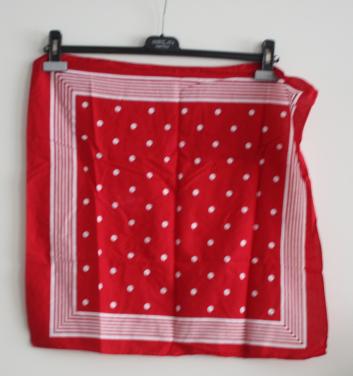 Rood witte zakdoek