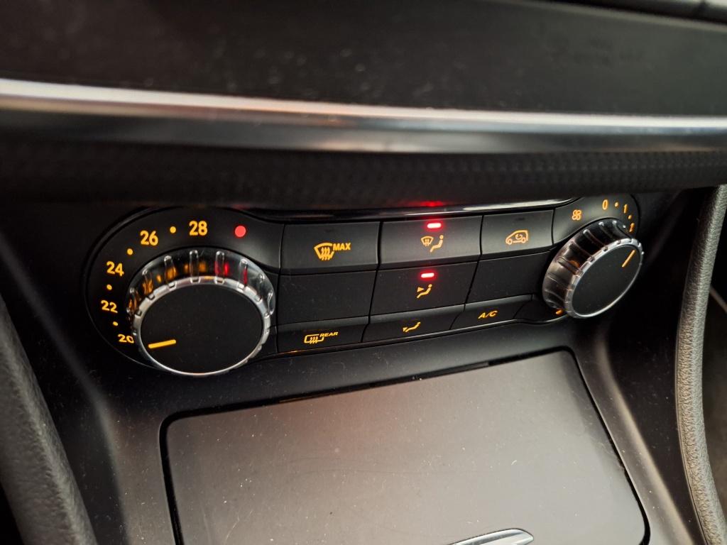 Mercedes-Benz A-Klasse 180 4u3 | ambient lighting | climate control