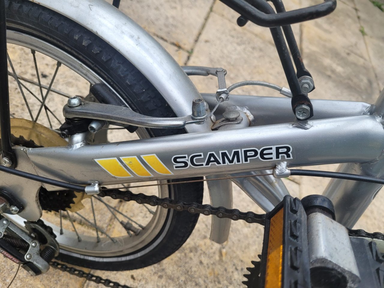 B2R Scamper vouwfiets grijs – 6 versnellingen + 2 reserve binnenbanden