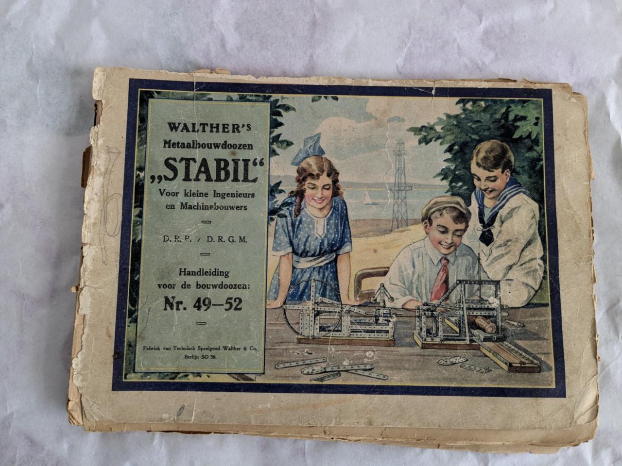 Metalen constructie dozen