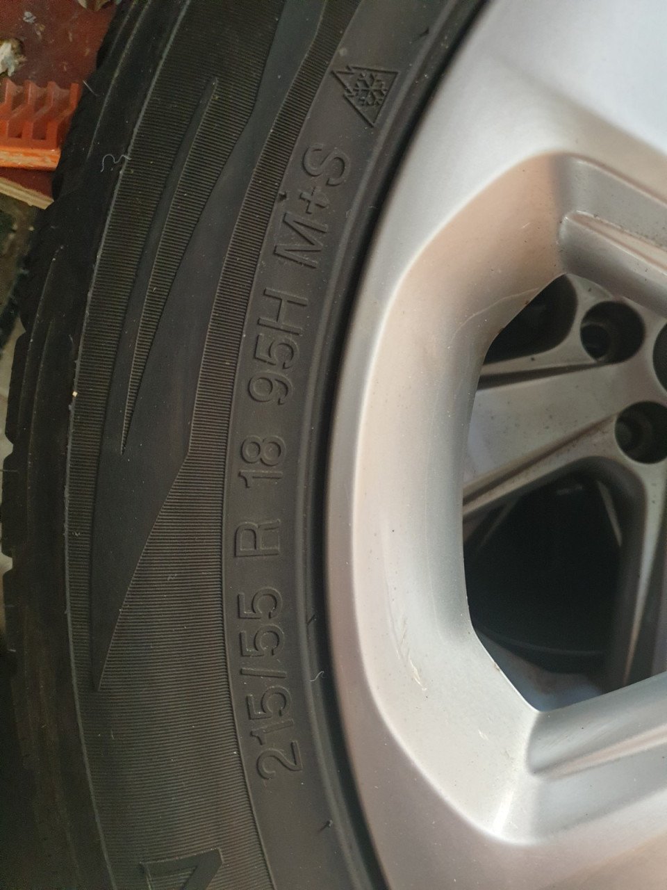 Set lichtmetalen velgen Vredestein banden 255/15 r18