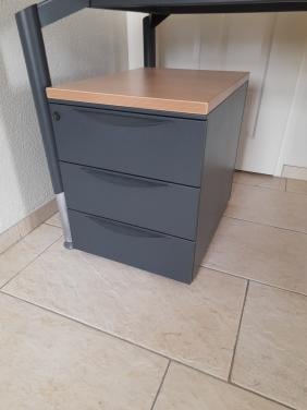 Ladenkastje op wielen (42 x 58 x 54H)  Zonder sleutel!