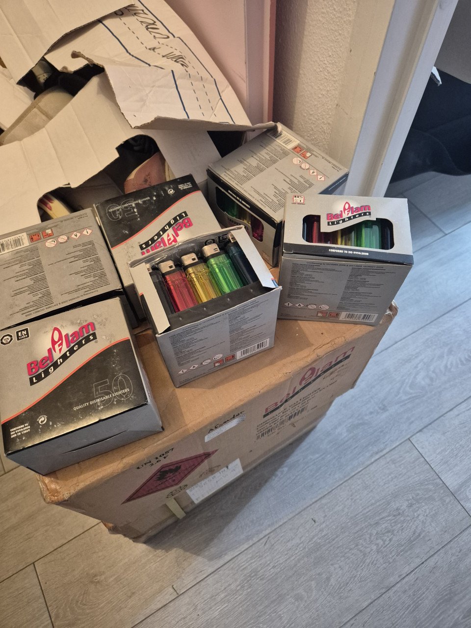 2000stuks aansteker 20 eurocent per stuk.