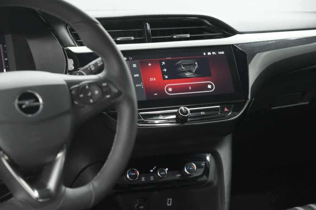 Opel Corsa 130 eat8 gs line | camera | navigatie | apple carplay | parkeers