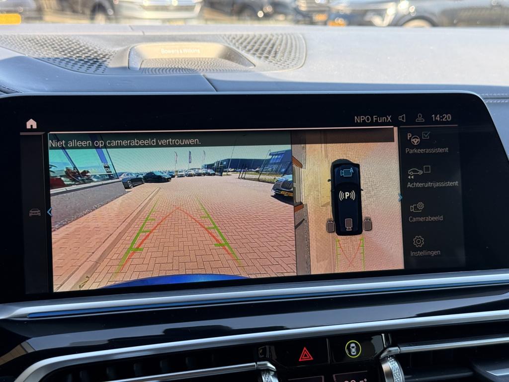 BMW X5 xdrive45e m-sport individual | b&o | sky lounge | luchtvering | mass