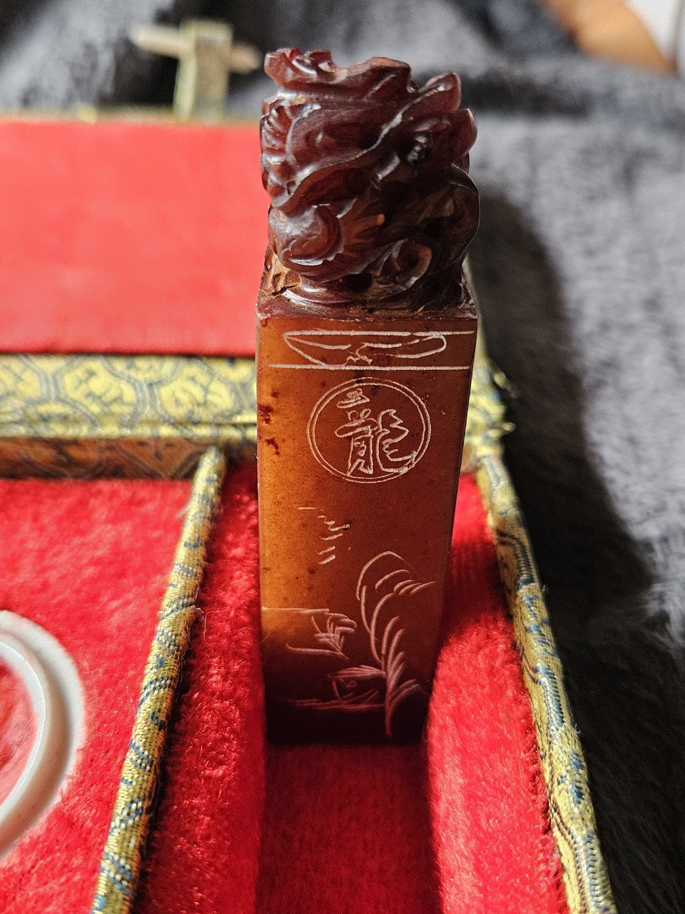 Mooie vintage chinese lakstempel (PETER) in originele doos....