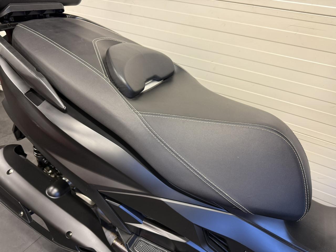 Jonge Mash Belena 300 motorscooter slechts 2100km oud!