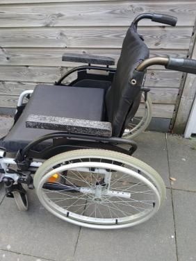 Extra brede rolstoel Breezy